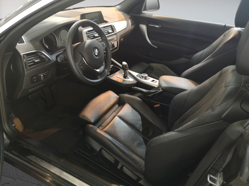 BMW - 218i Cabrio Luxury Line