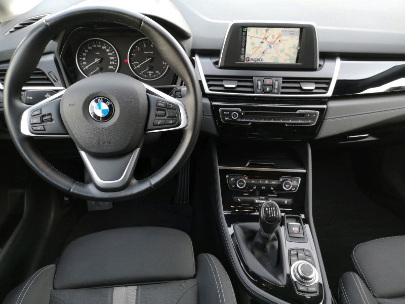 BMW - 218i Active Tourer Sport Line