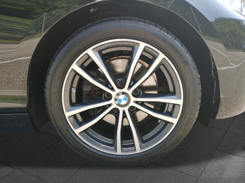 BMW - 220d Cabrio Sport Line