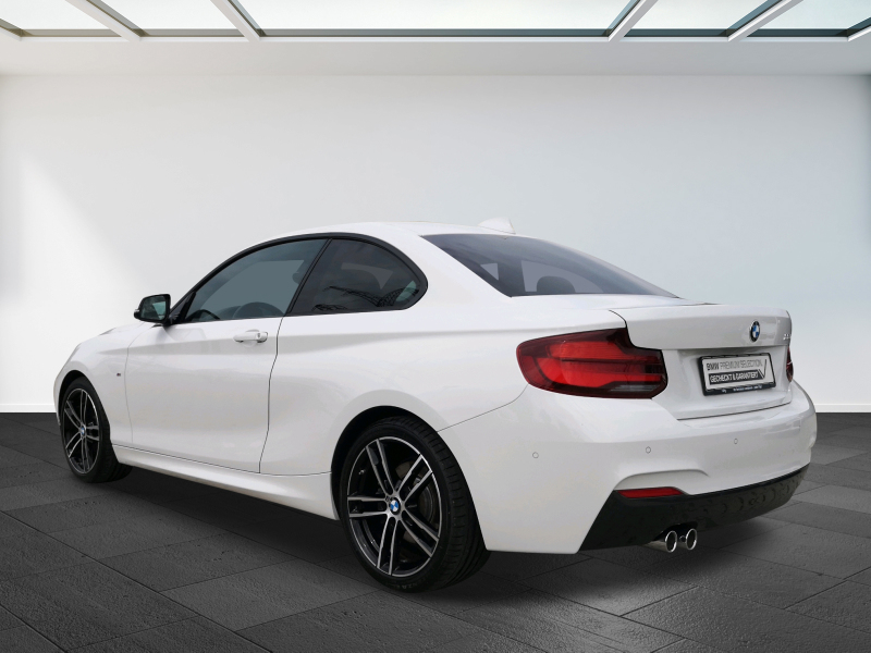 BMW - 220iA Coupe