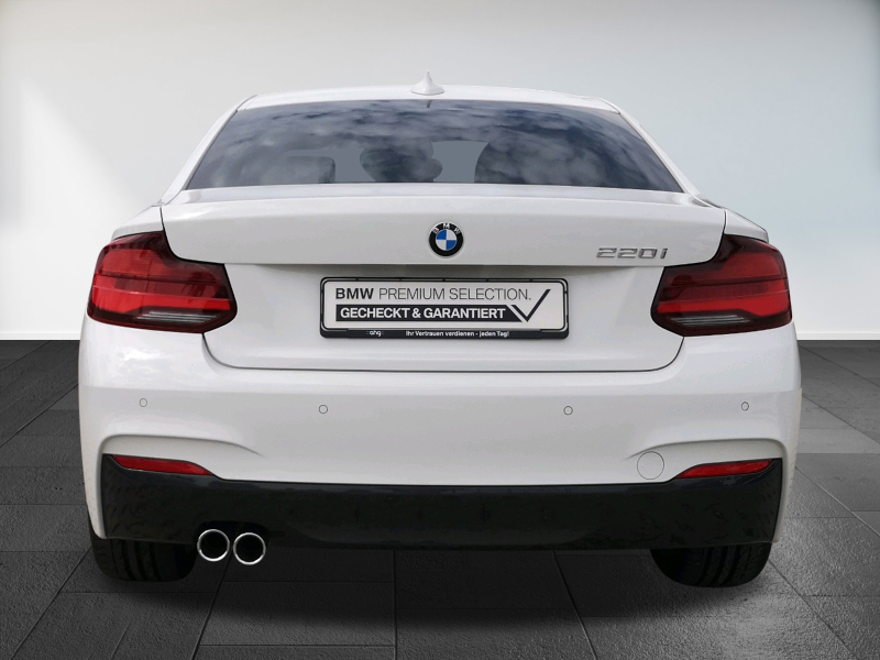 BMW - 220iA Coupe