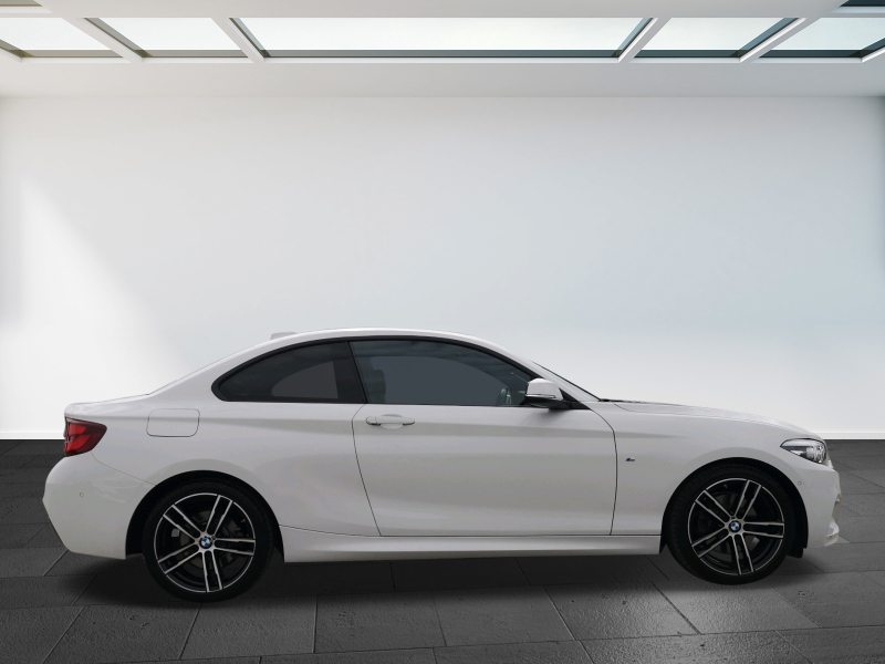 BMW - 220iA Coupe
