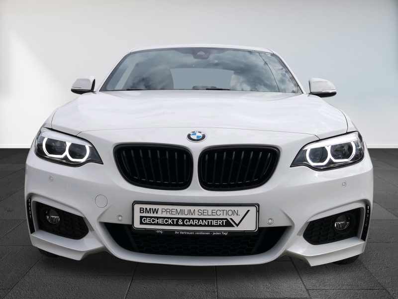 BMW - 220iA Coupe