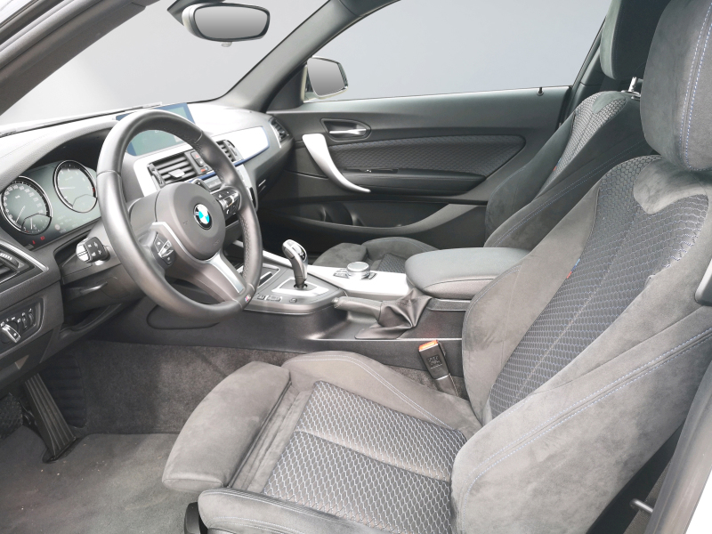 BMW - 220iA Coupe