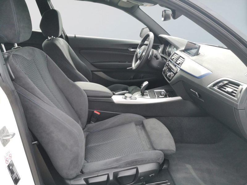 BMW - 220iA Coupe