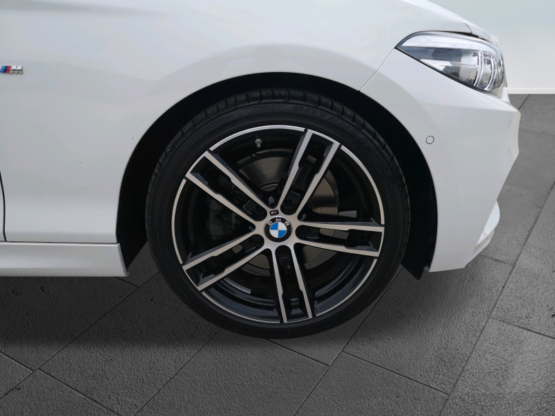 BMW - 220iA Coupe