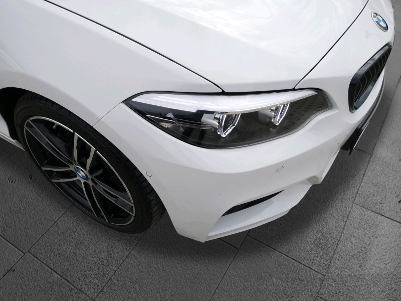 BMW - 220iA Coupe