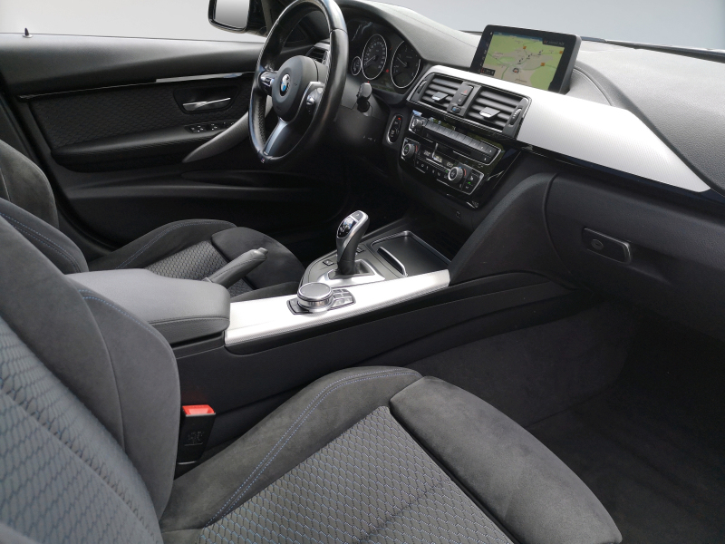 BMW - 320d xDrive Touring M Sport Shadow Auto.